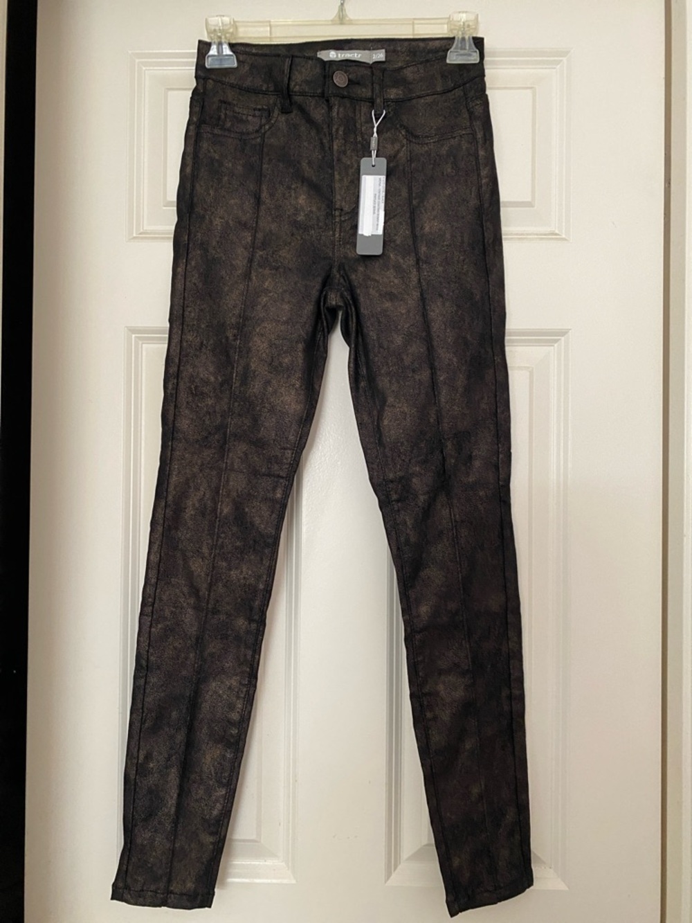 Tractr Skinny Jeans in Dark Brown Washed Finish